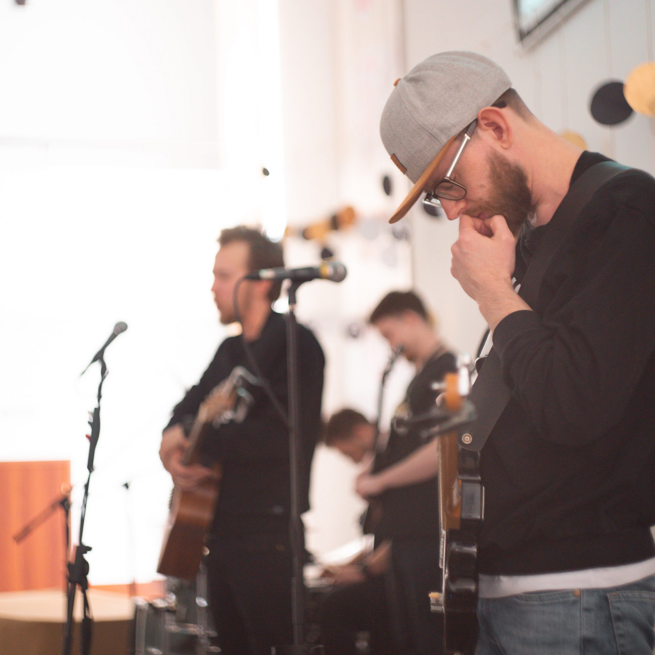 Worship weekly with the Celebrate Recovery ministry.